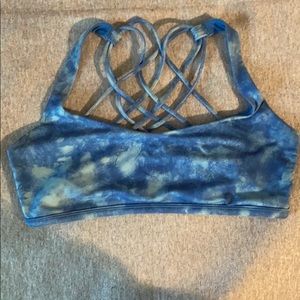 Lululemon sports bra